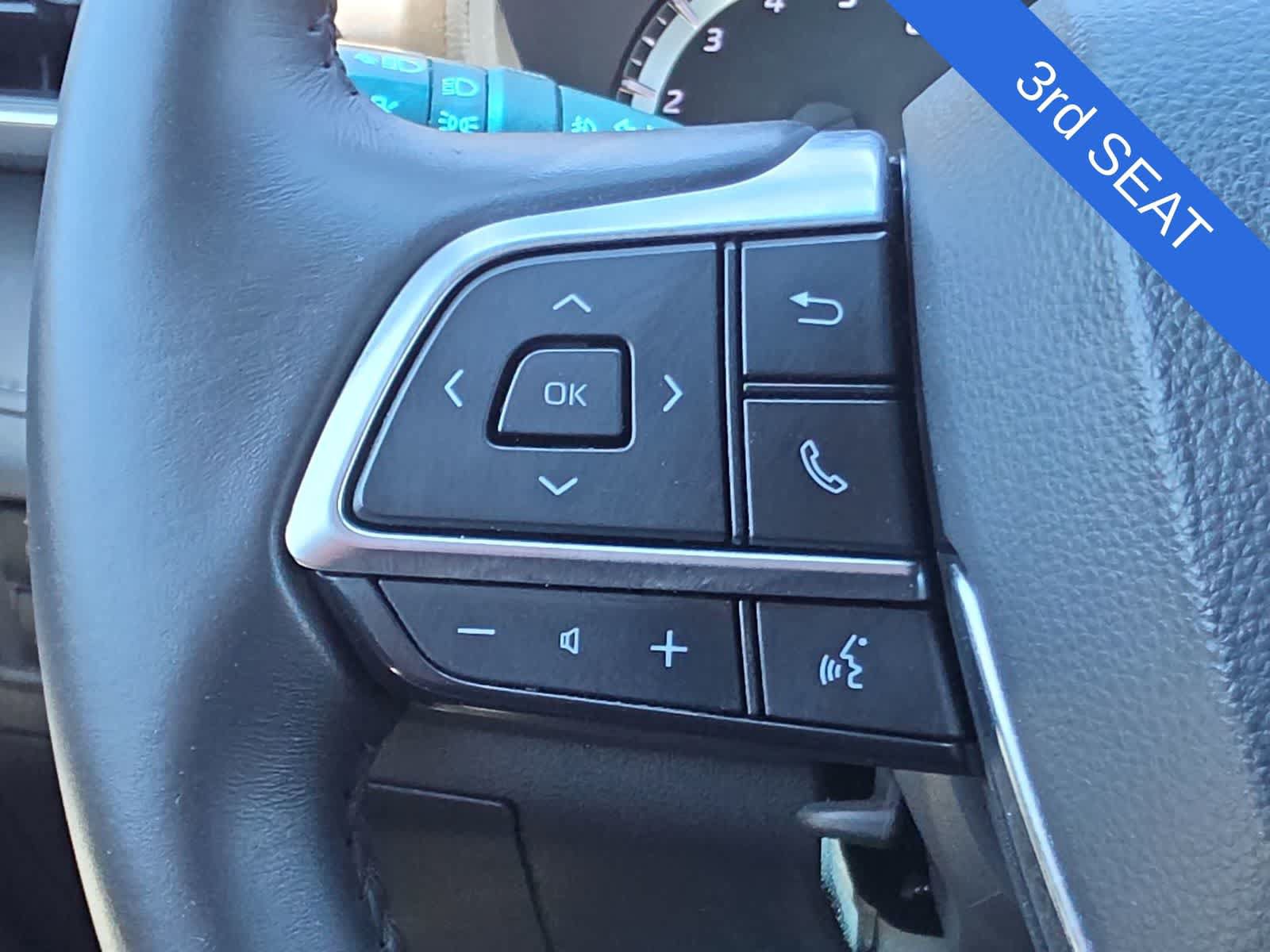 Used 2021 Toyota Highlander LE FWD image 27