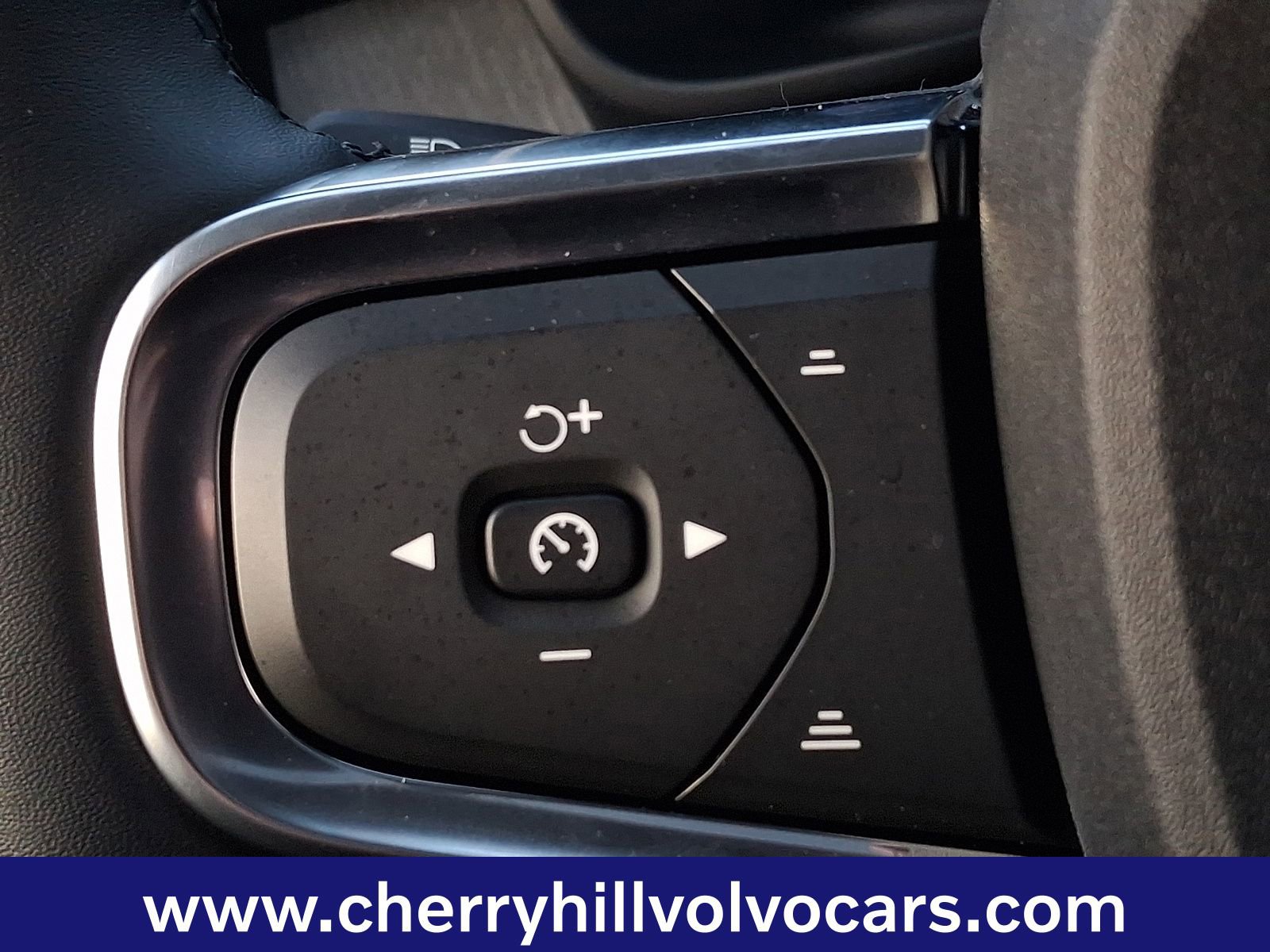 Certified 2025 Volvo XC40 B5 Core w/ Protection Package Premier image 23