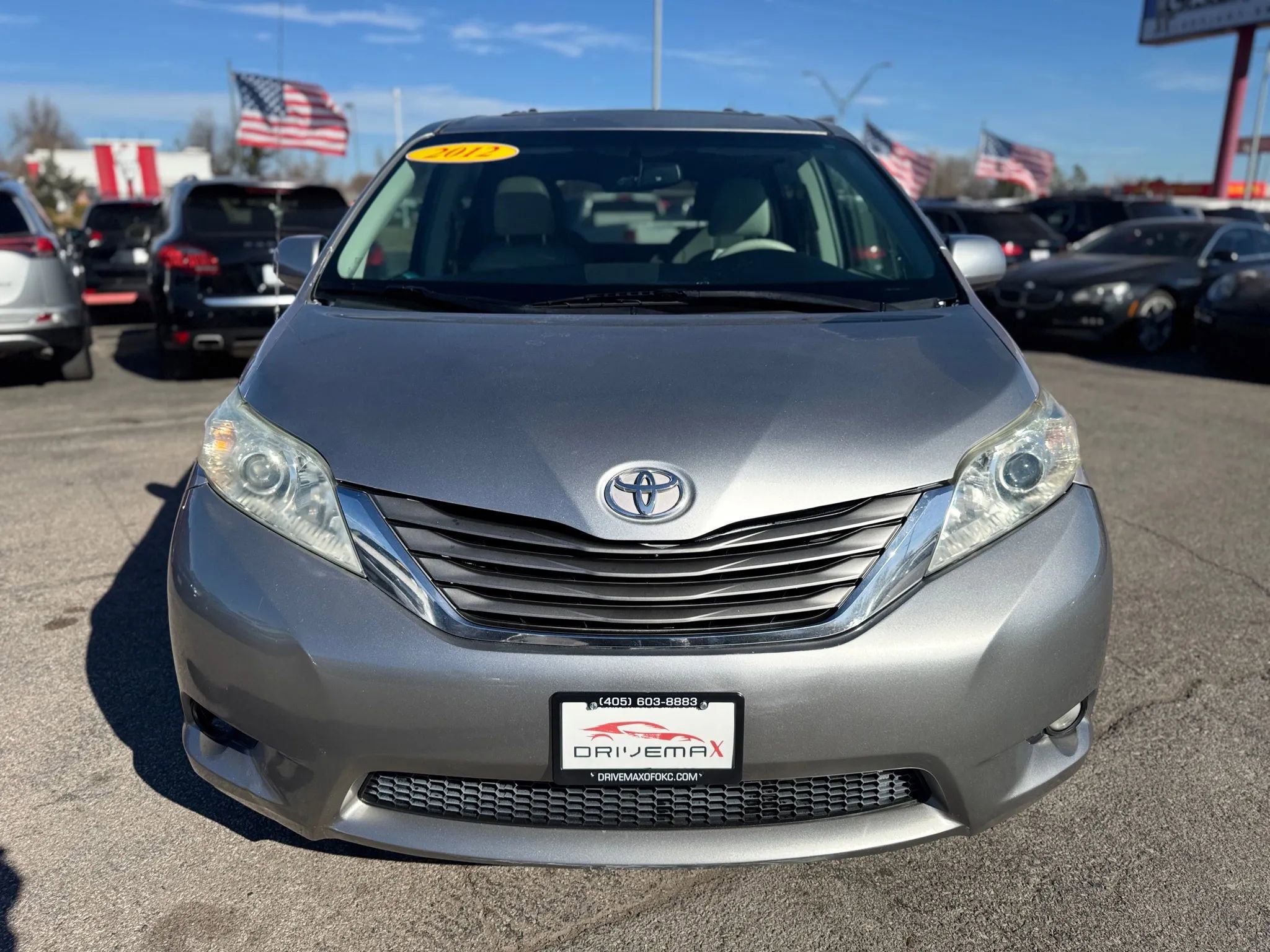 Used 2012 Toyota Sienna XLE image 8