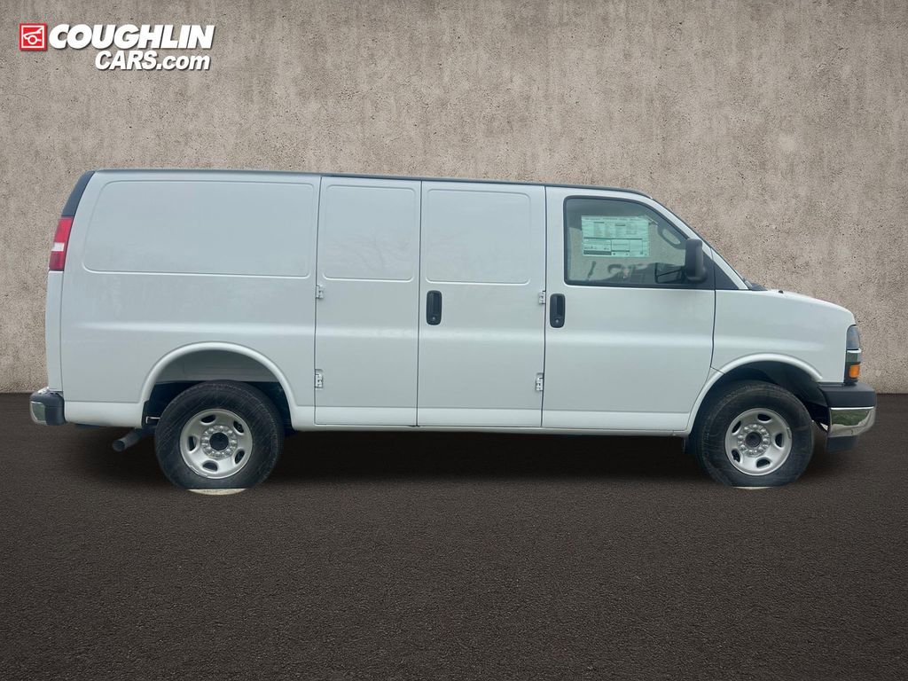 New 2026 Chevrolet Express 2500 w/ Enhanced Convenience Package RWD video 2