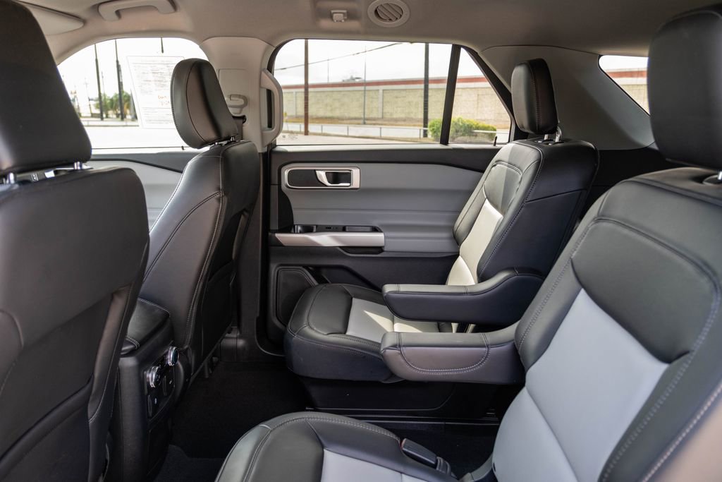 Used 2023 Ford Explorer XLT w/ Equipment Group 202A image 14