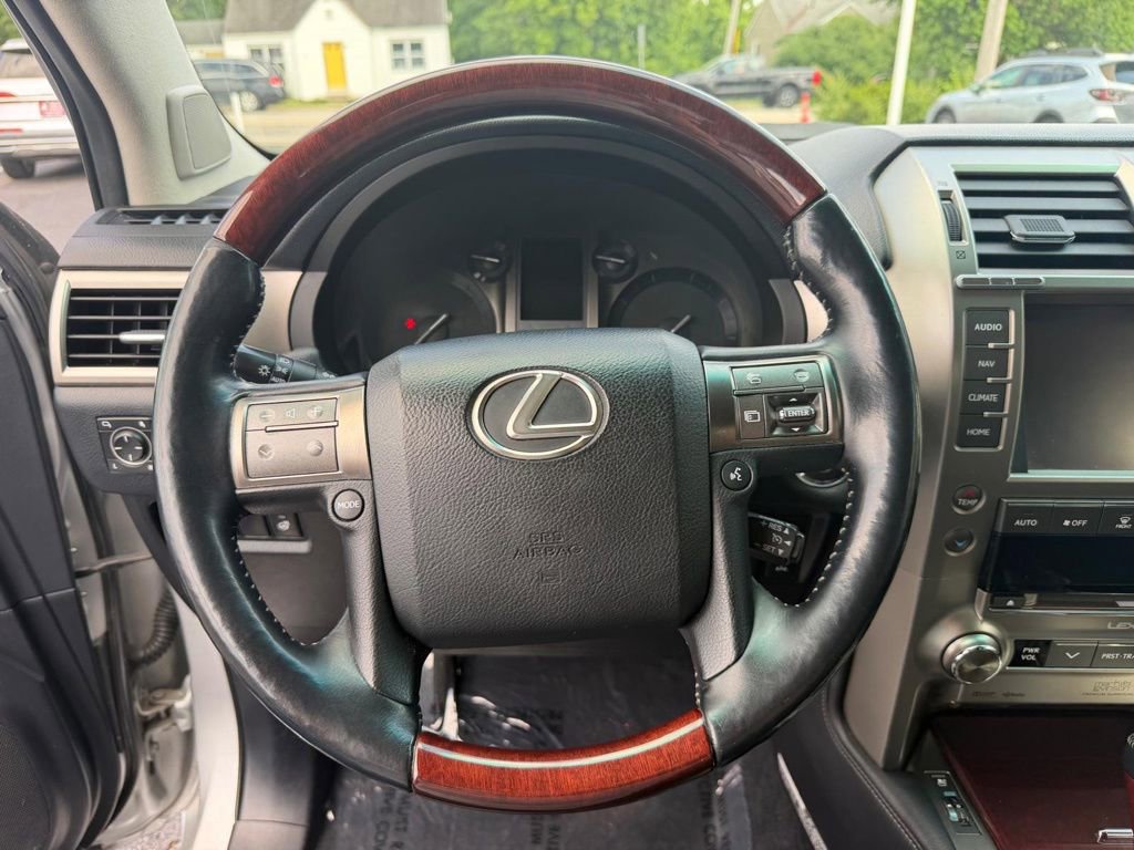 Used 2014 Lexus GX 460 Luxury AWD/4WD image 34