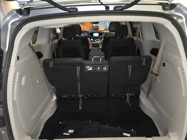 Used 2018 Chrysler Pacifica Touring Plus w/ Tire & Wheel Group image 24