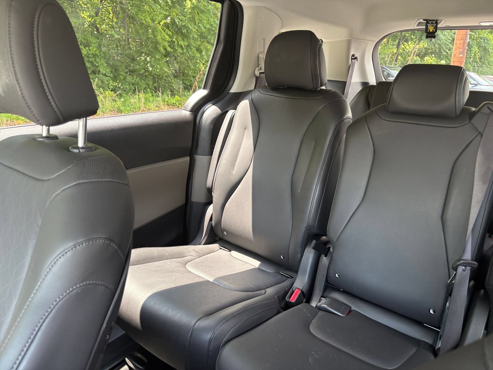 Used 2026 Kia Carnival FWD image 36