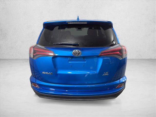 Used 2018 Toyota RAV4 LE AWD/4WD image 4