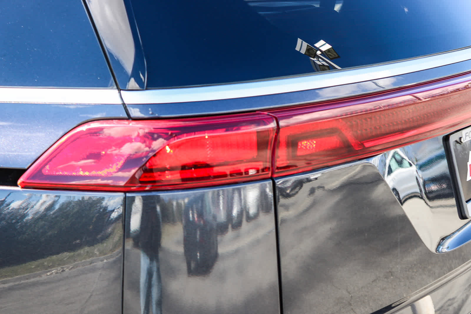 Used 2024 Kia Carnival LX image 7