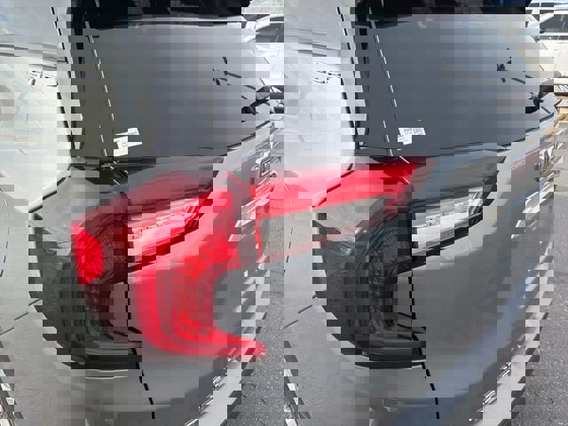 Used 2024 GMC Terrain SLE image 10