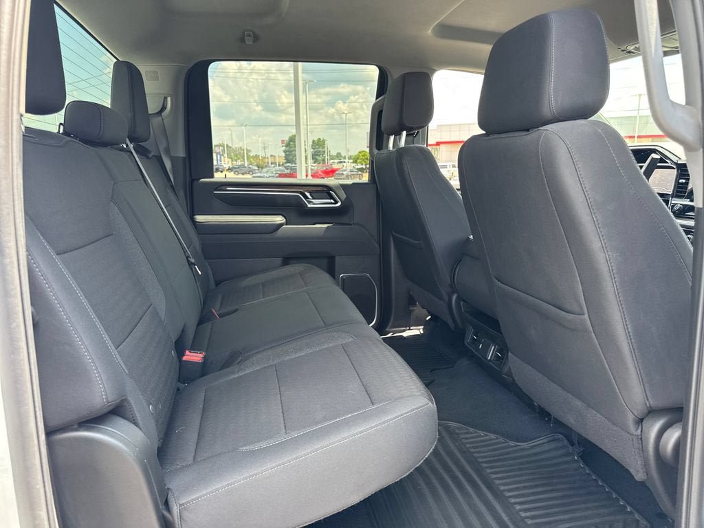 Used 2025 Chevrolet Silverado 2500 LT w/ Convenience Package AWD/4WD image 13