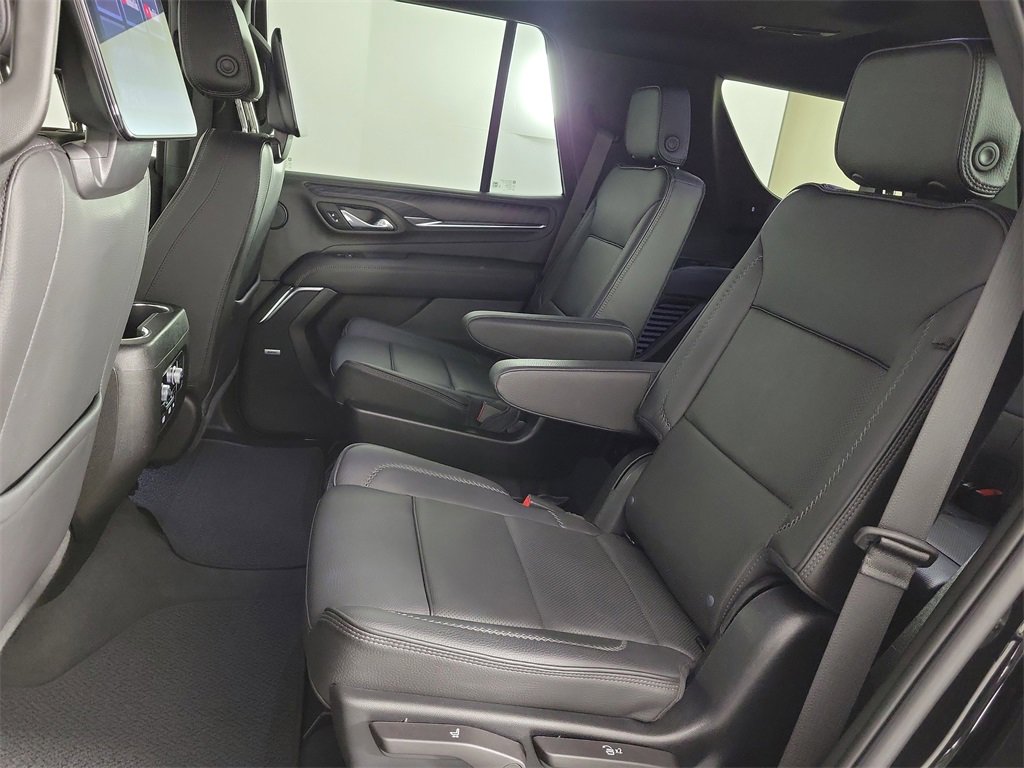 Used 2023 GMC Yukon Denali w/ Denali Reserve Package image 11