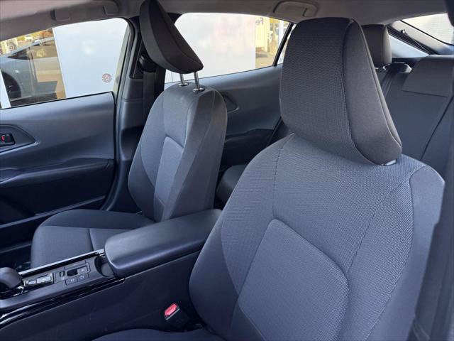 Certified 2025 Toyota Prius LE FWD image 13