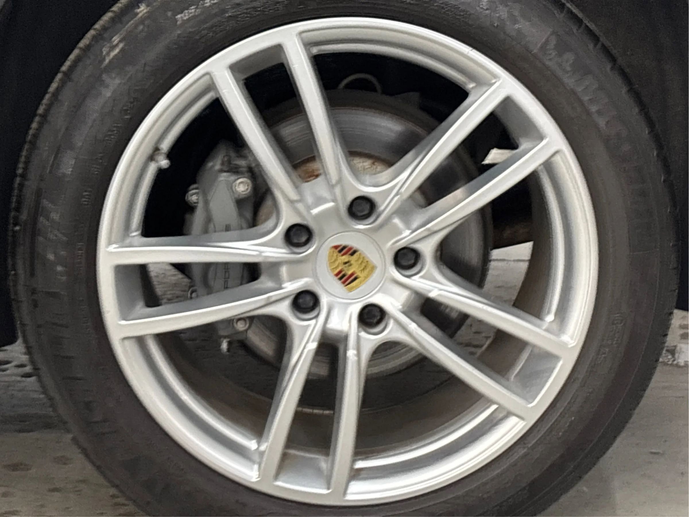 Used 2019 Porsche Cayenne S image 32
