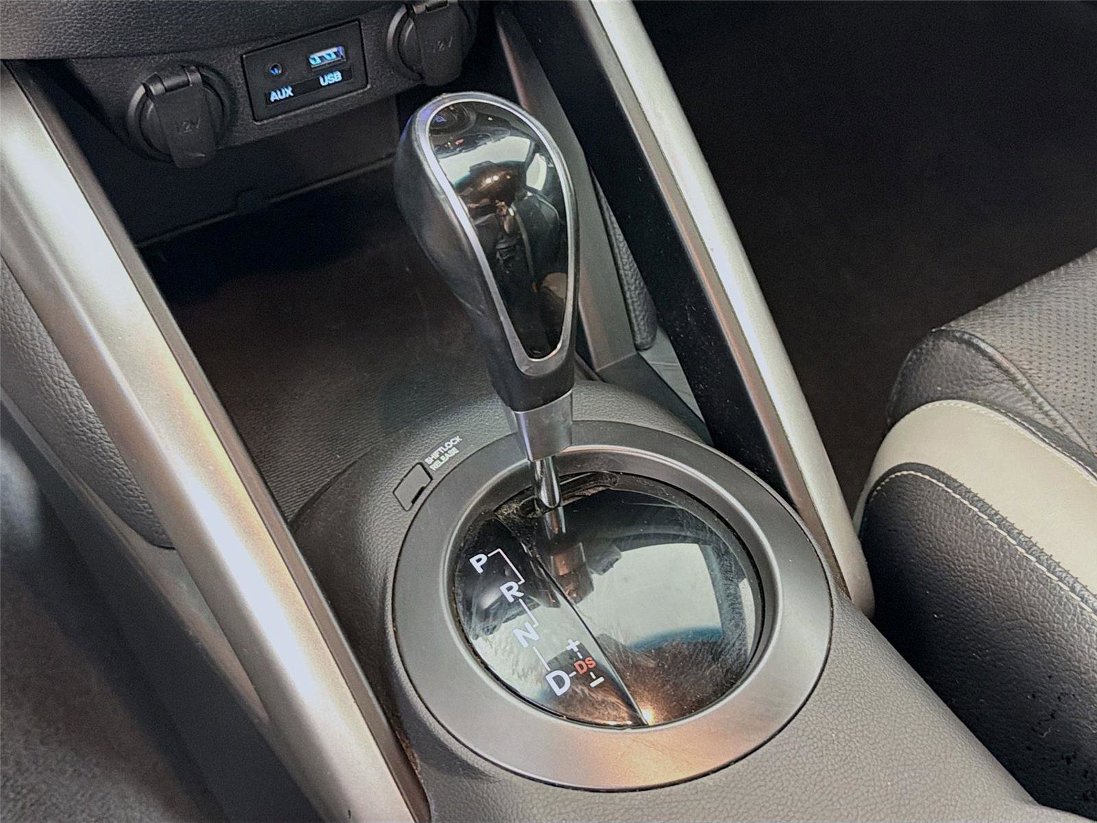 Used 2017 Hyundai Veloster Turbo image 17