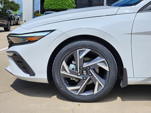 Certified 2025 Hyundai Elantra Sport FWD image 6
