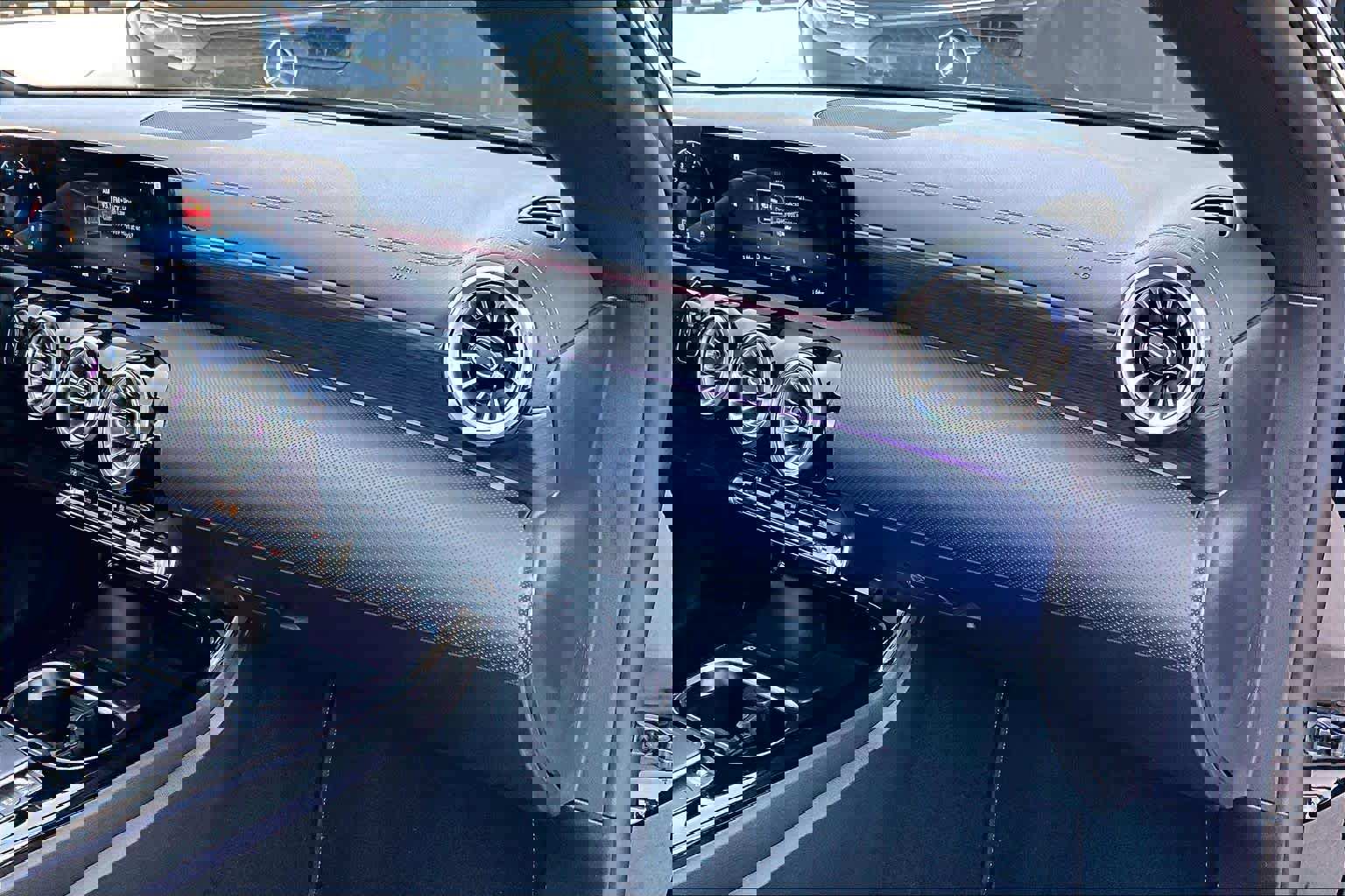 Used 2022 Mercedes-Benz CLA 250 image 18