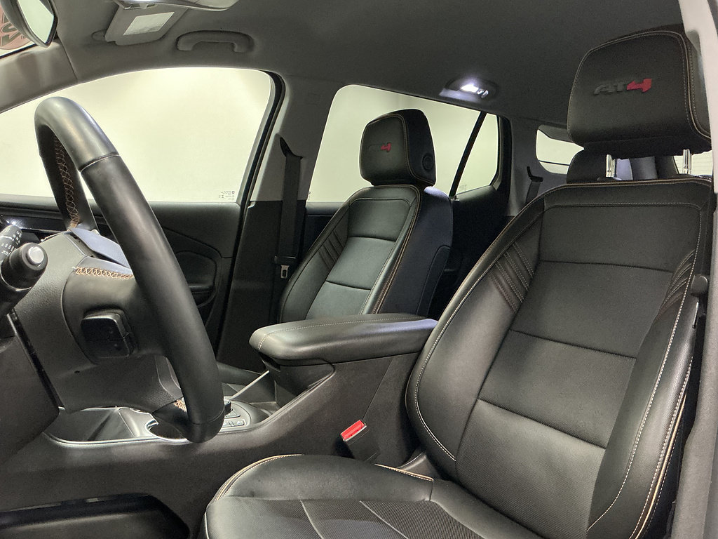 Used 2024 GMC Terrain AT4 w/ LPO, 'HIT The Road' Package AWD/4WD image 9