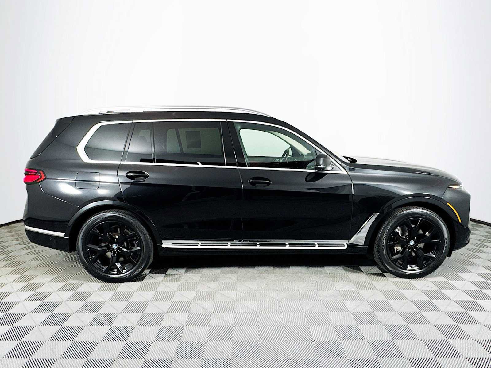Used 2023 BMW X7 xDrive40i image 4
