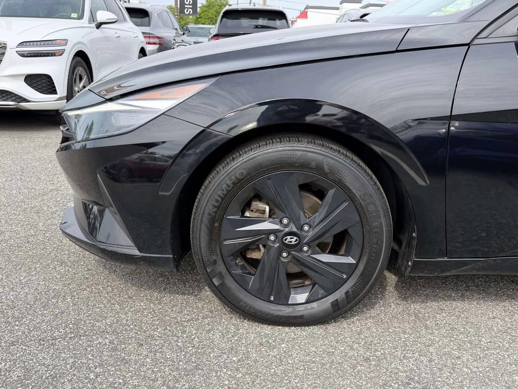 Used 2023 Hyundai Elantra SEL FWD image 9