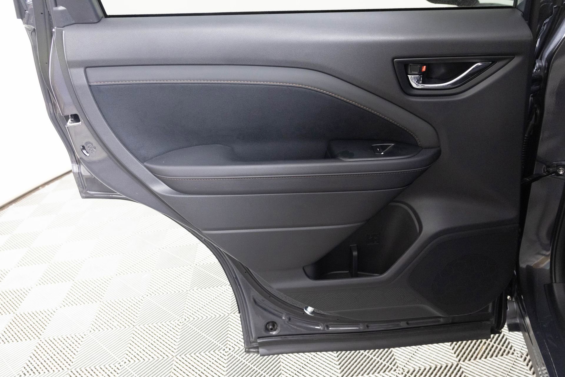 Used 2025 Subaru Forester Touring image 41