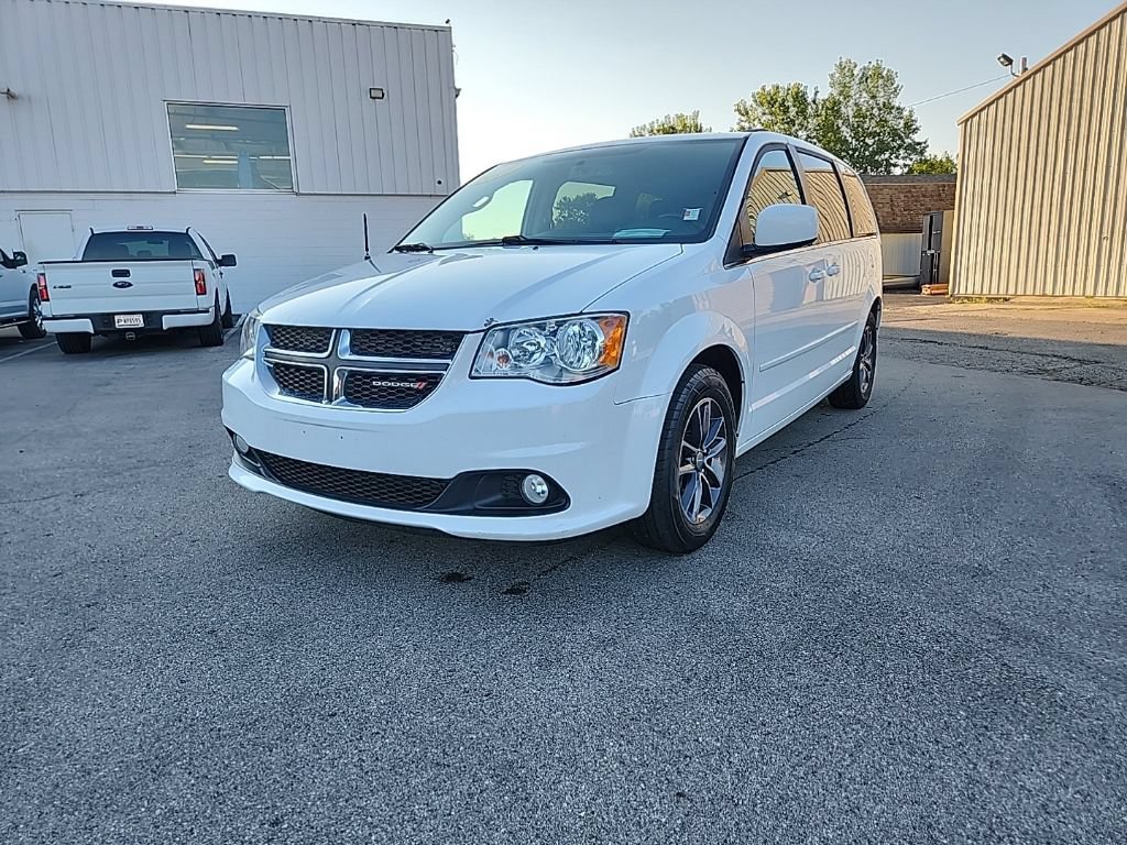Used 2017 Dodge Grand Caravan SXT FWD image 9