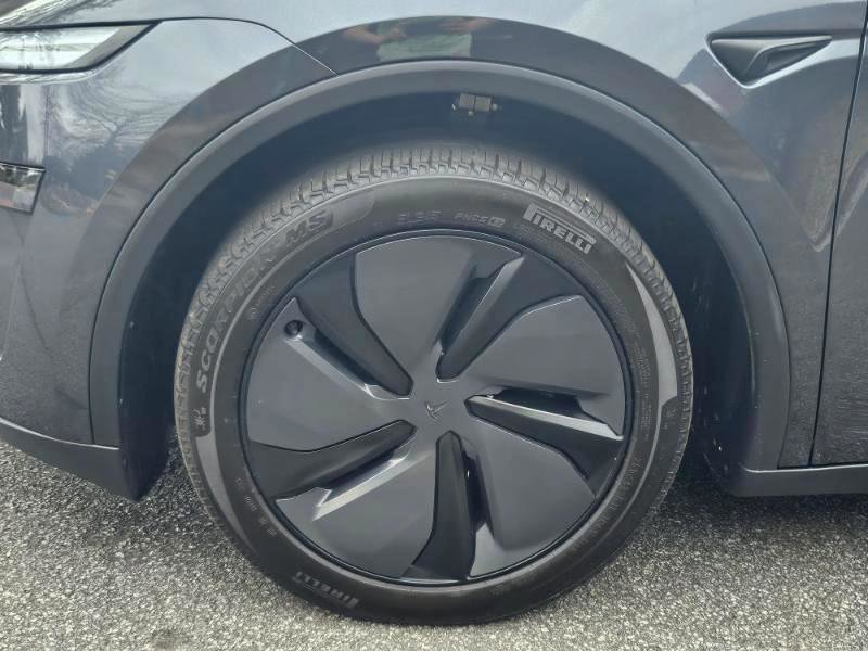 Used 2026 Tesla Model Y Long Range image 18