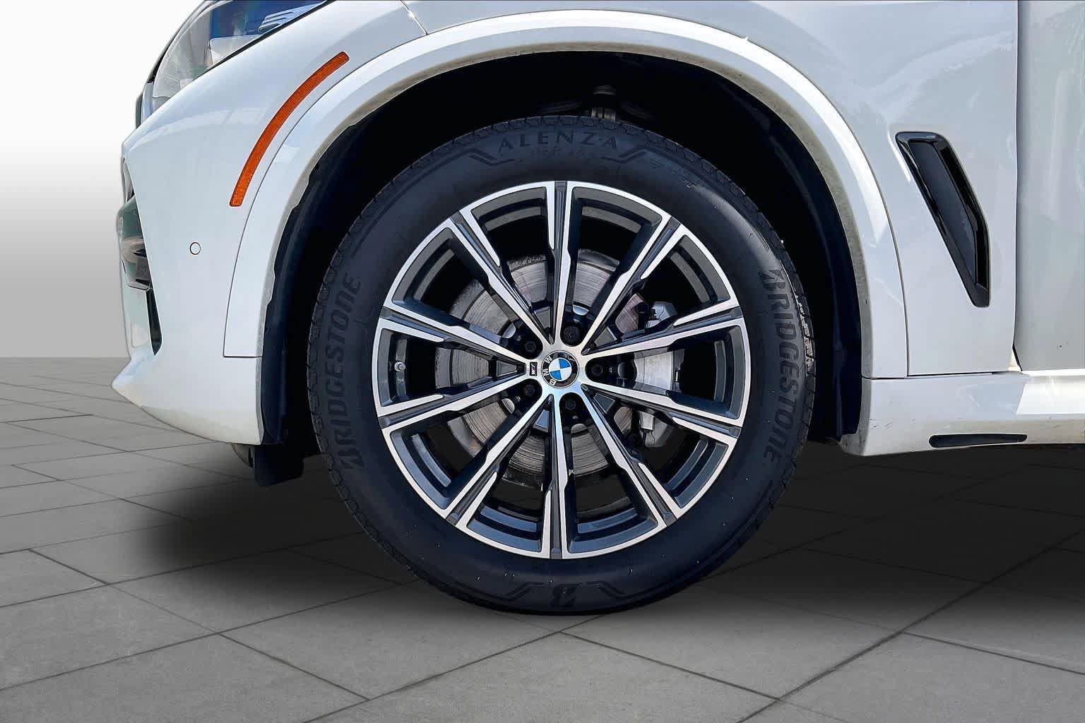 Used 2020 BMW X5 xDrive40i w/ M Sport Package AWD/4WD image 10