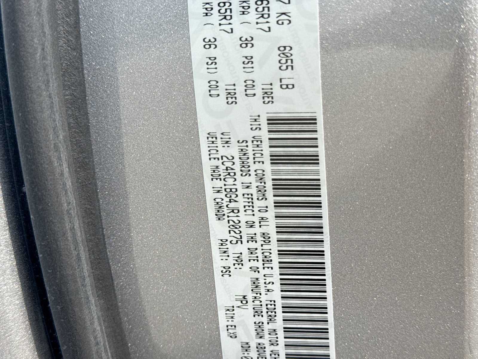 Used 2018 Chrysler Pacifica Touring-L FWD image 37