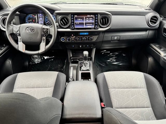 Used 2021 Toyota Tacoma TRD Sport AWD/4WD image 11