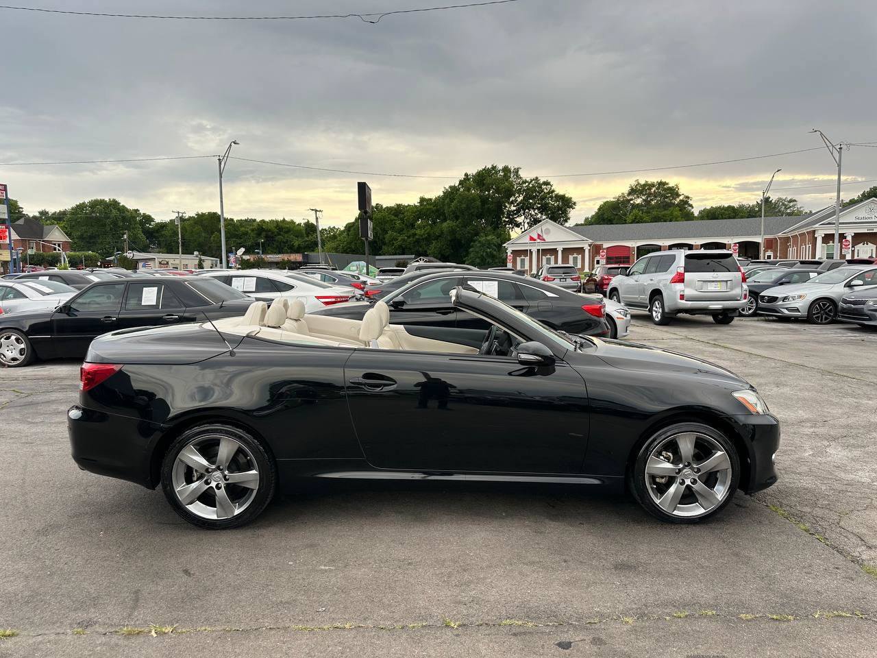 Used 2010 Lexus IS 250C RWD image 8