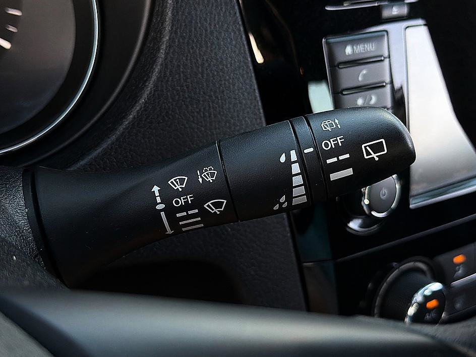 Used 2019 Nissan Rogue S image 17