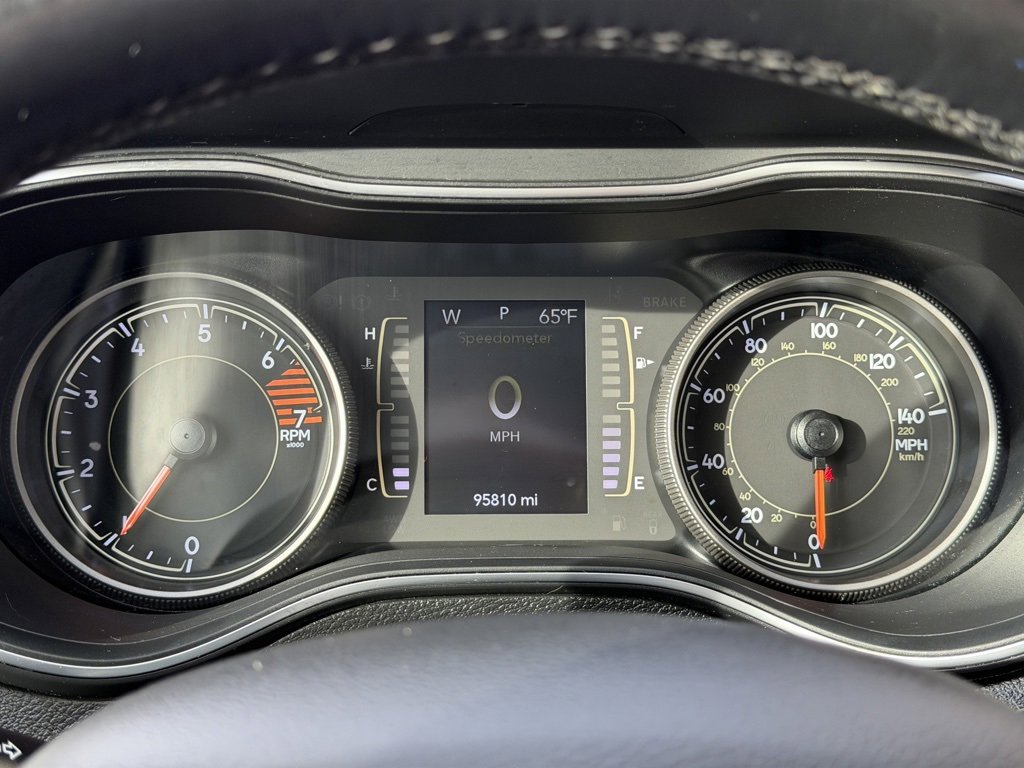 Used 2020 Jeep Cherokee Latitude Plus image 16