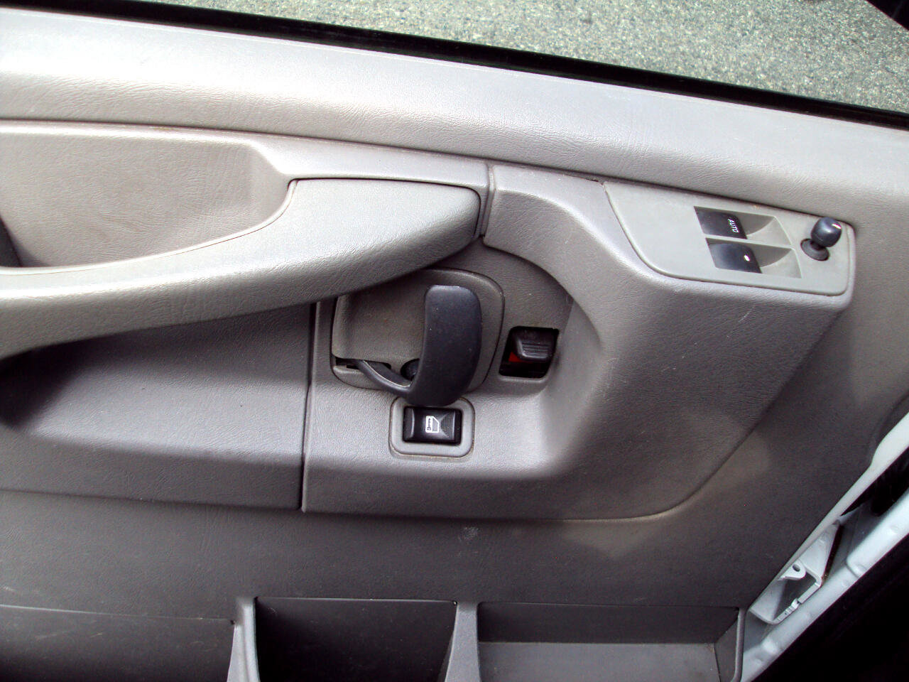 Used 2013 GMC Savana 1500 AWD image 10