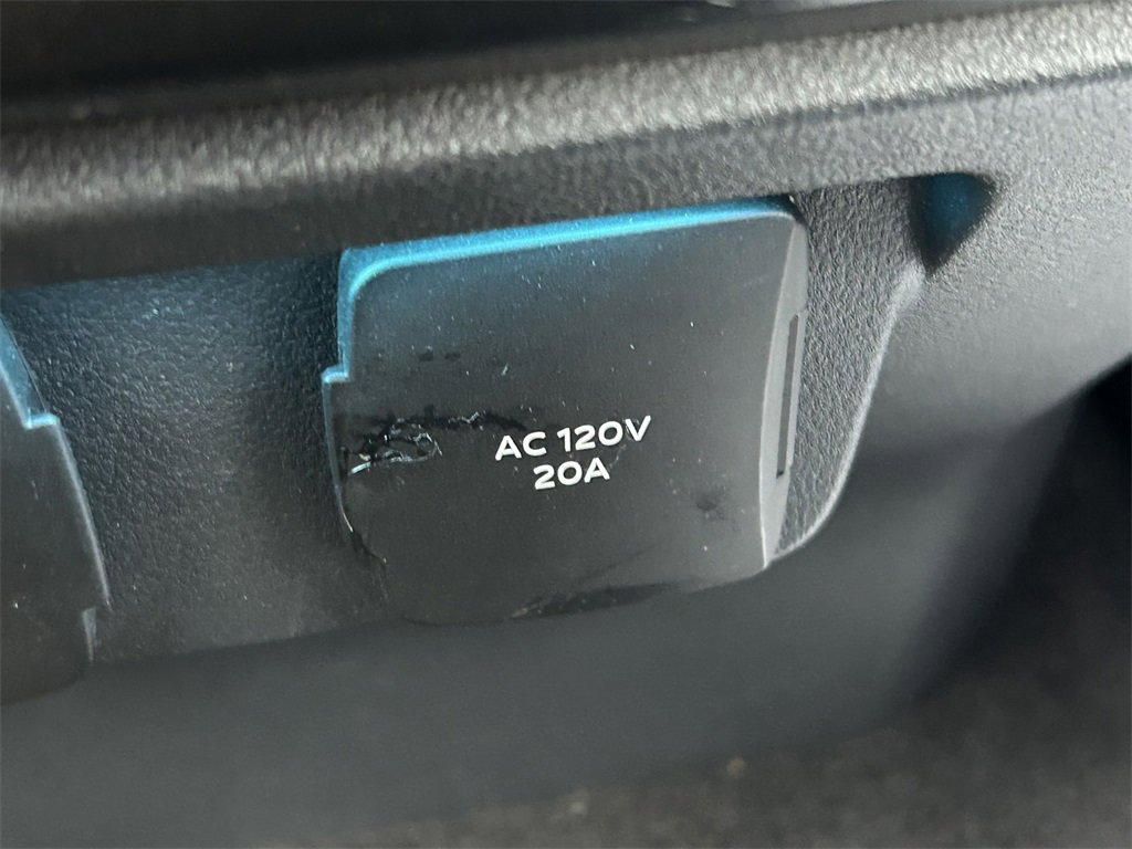 Used 2025 Ford F150 Raptor image 27