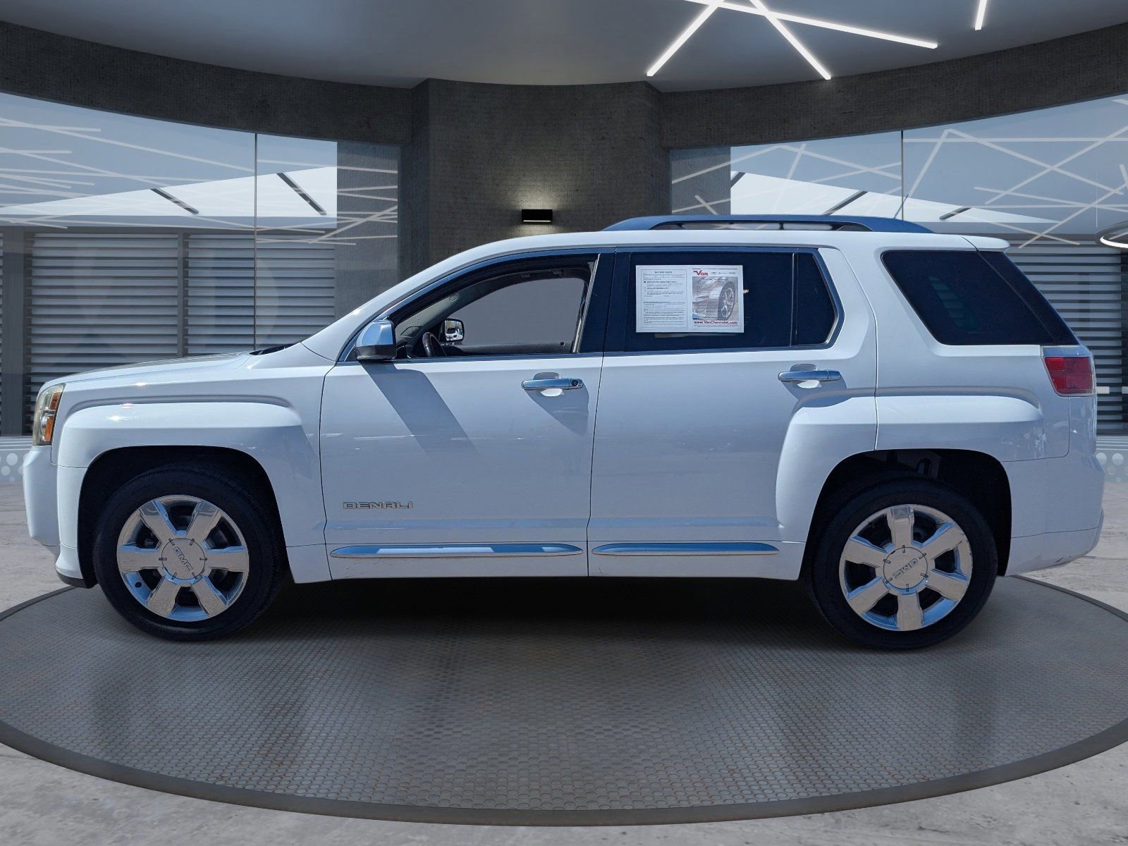 Used 2015 GMC Terrain Denali w/ Cargo Package image 3