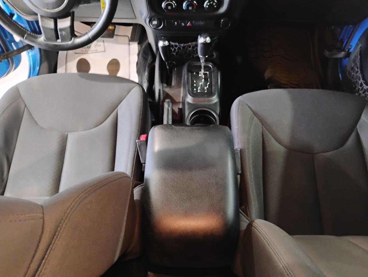 Used 2015 Jeep Wrangler Sport image 21