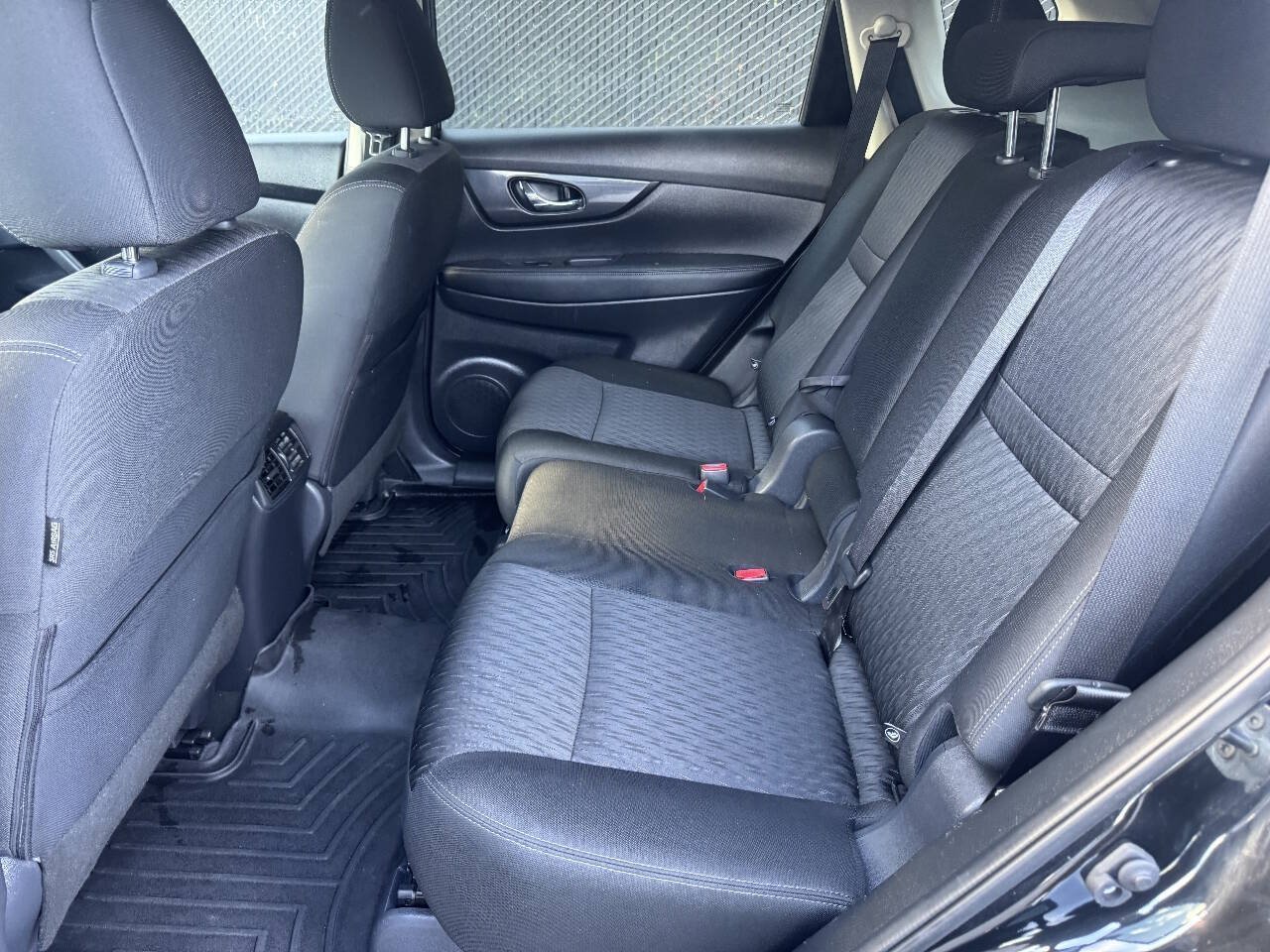 Used 2019 Nissan Rogue SV AWD/4WD image 10