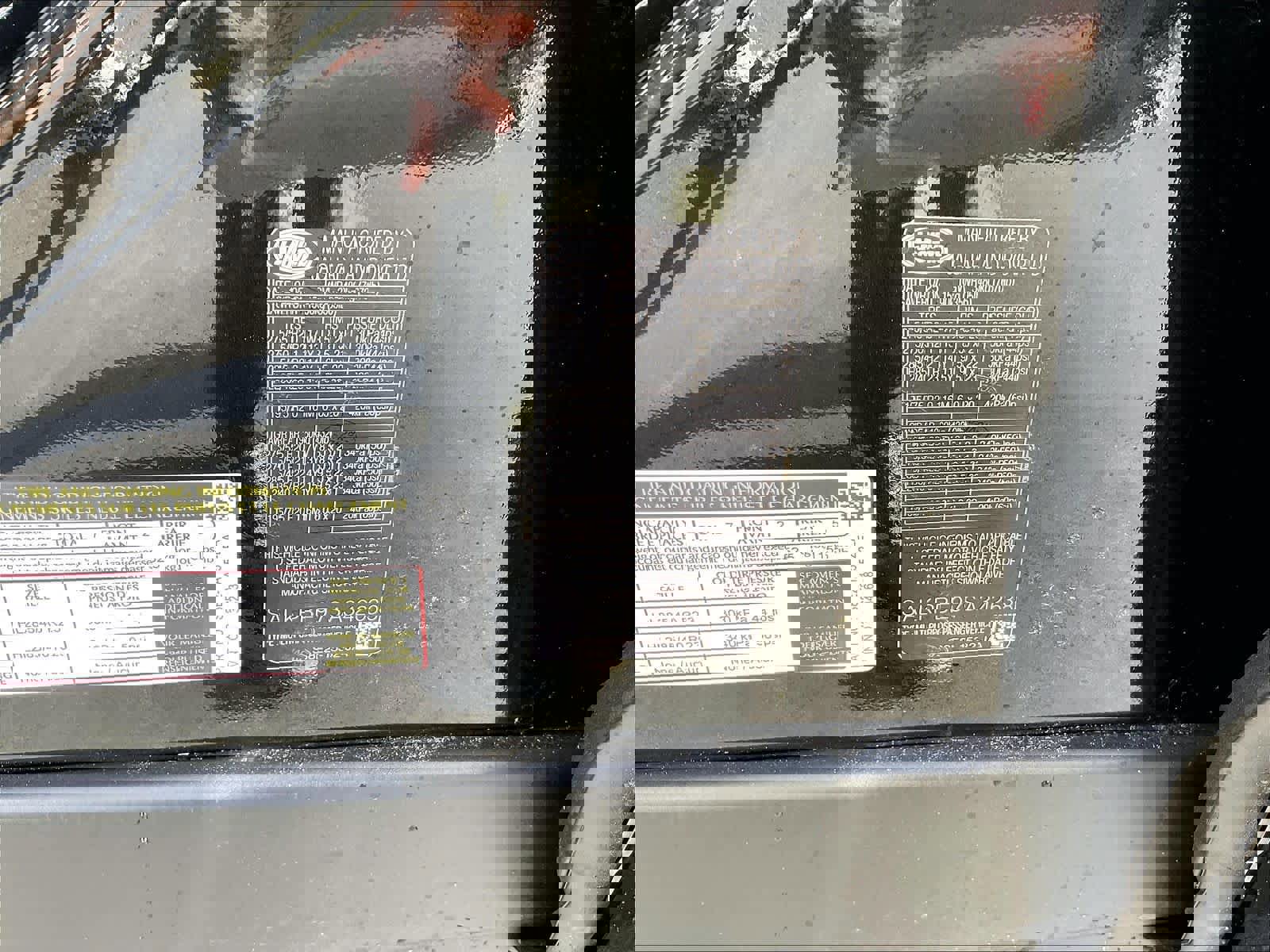 New 2025 Land Rover Range Rover Long Wheelbase SE image 36