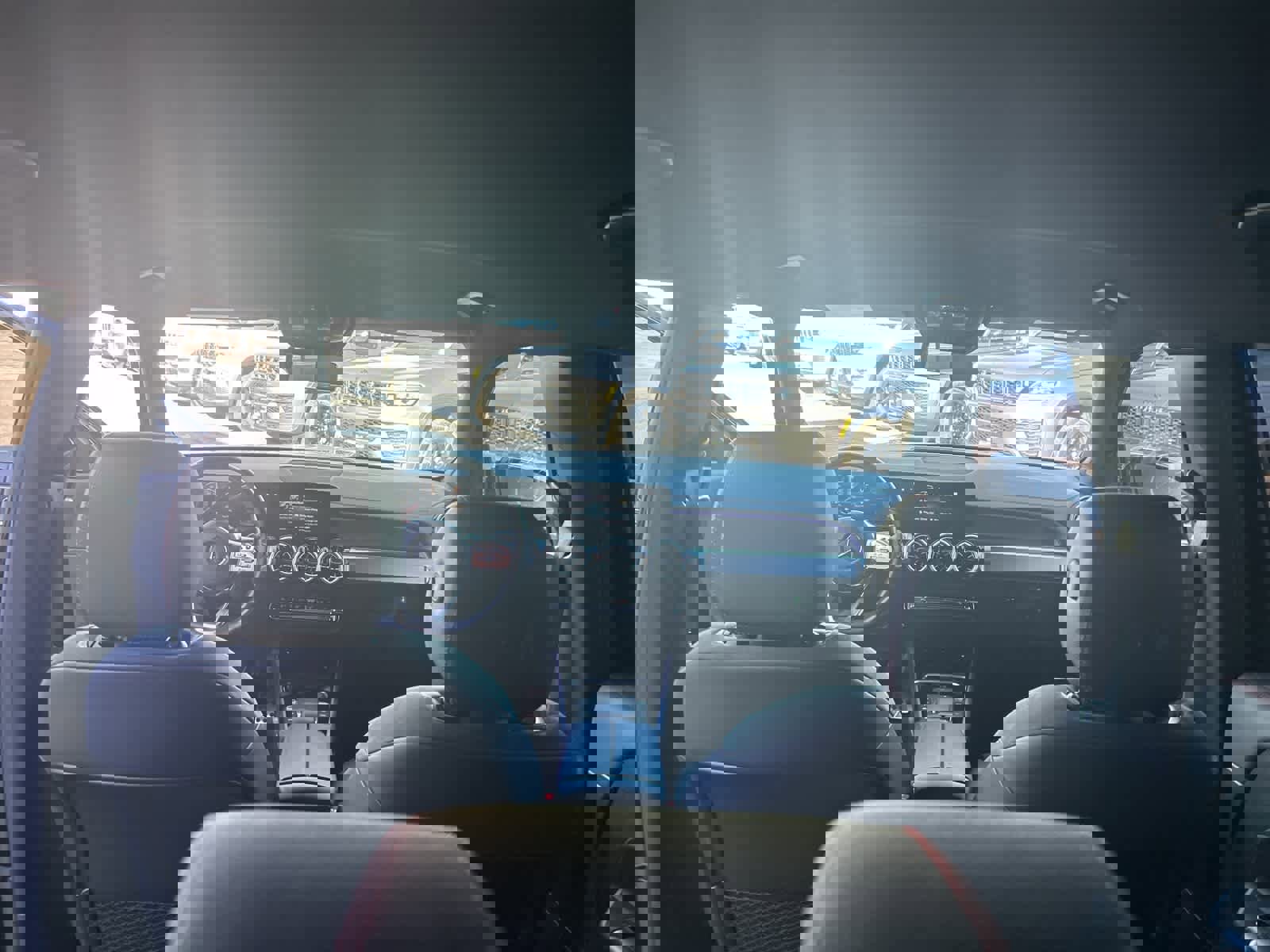 Used 2022 Mercedes-Benz EQB 300 4MATIC image 30