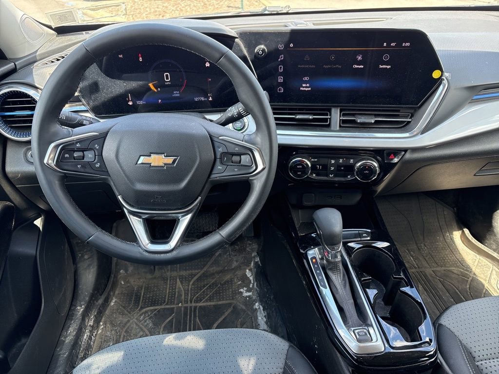 Used 2024 Chevrolet Trax LT w/ Driver Confidence Package image 12