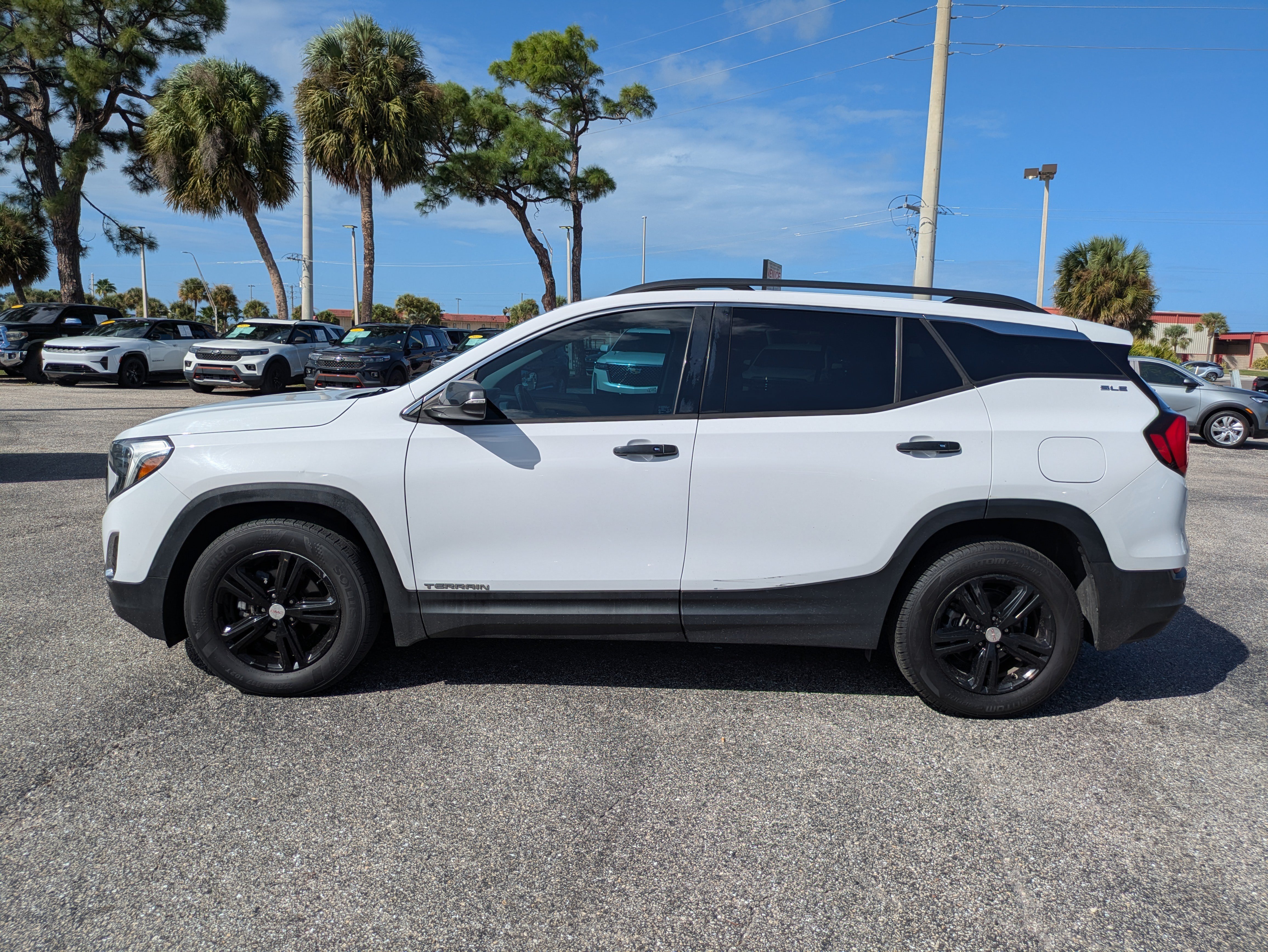 Used 2018 GMC Terrain SLE w/ Driver Convenience Package FWD image 7