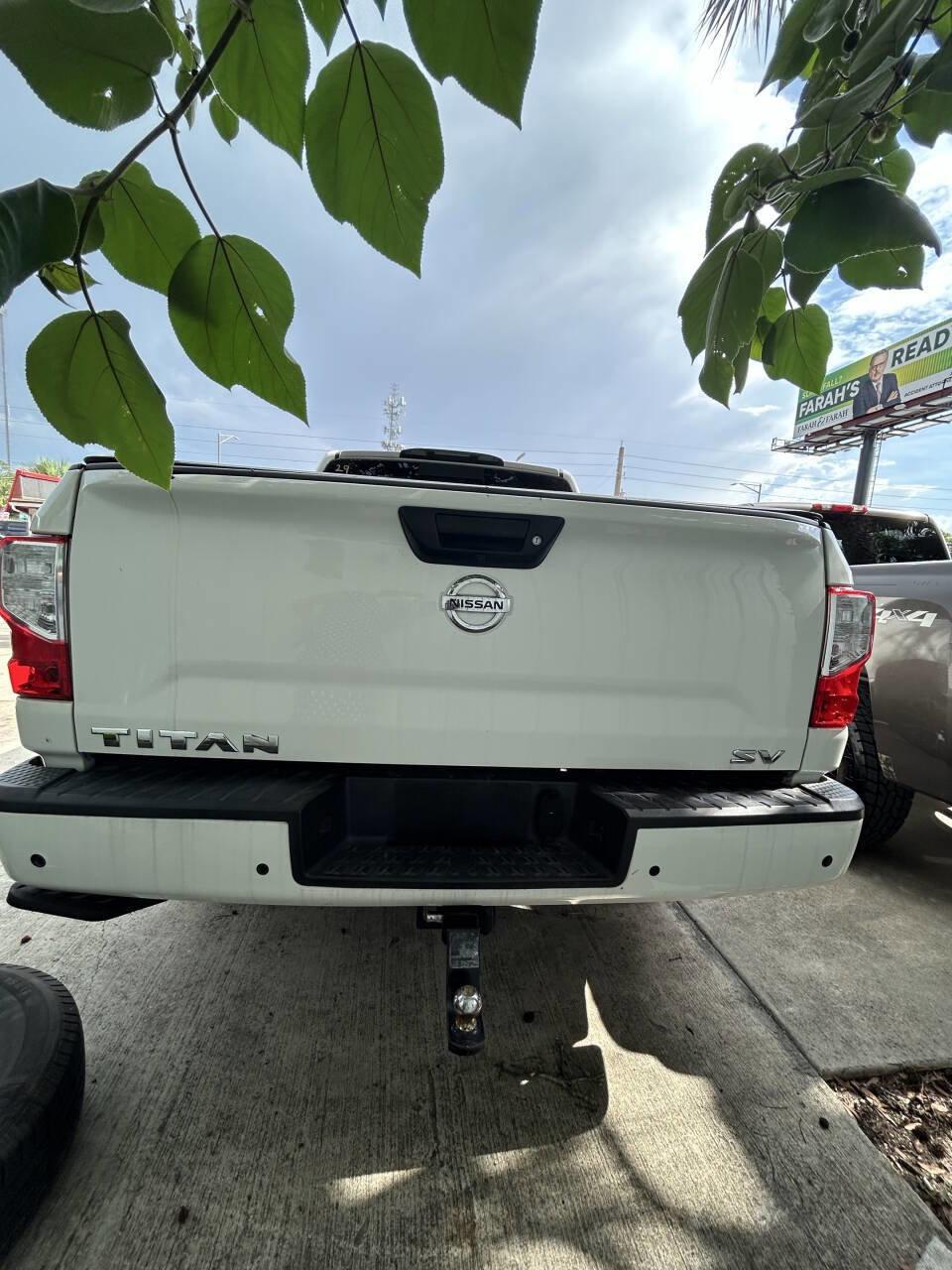 Used 2020 Nissan Titan SV w/ SV Convenience Package image 4