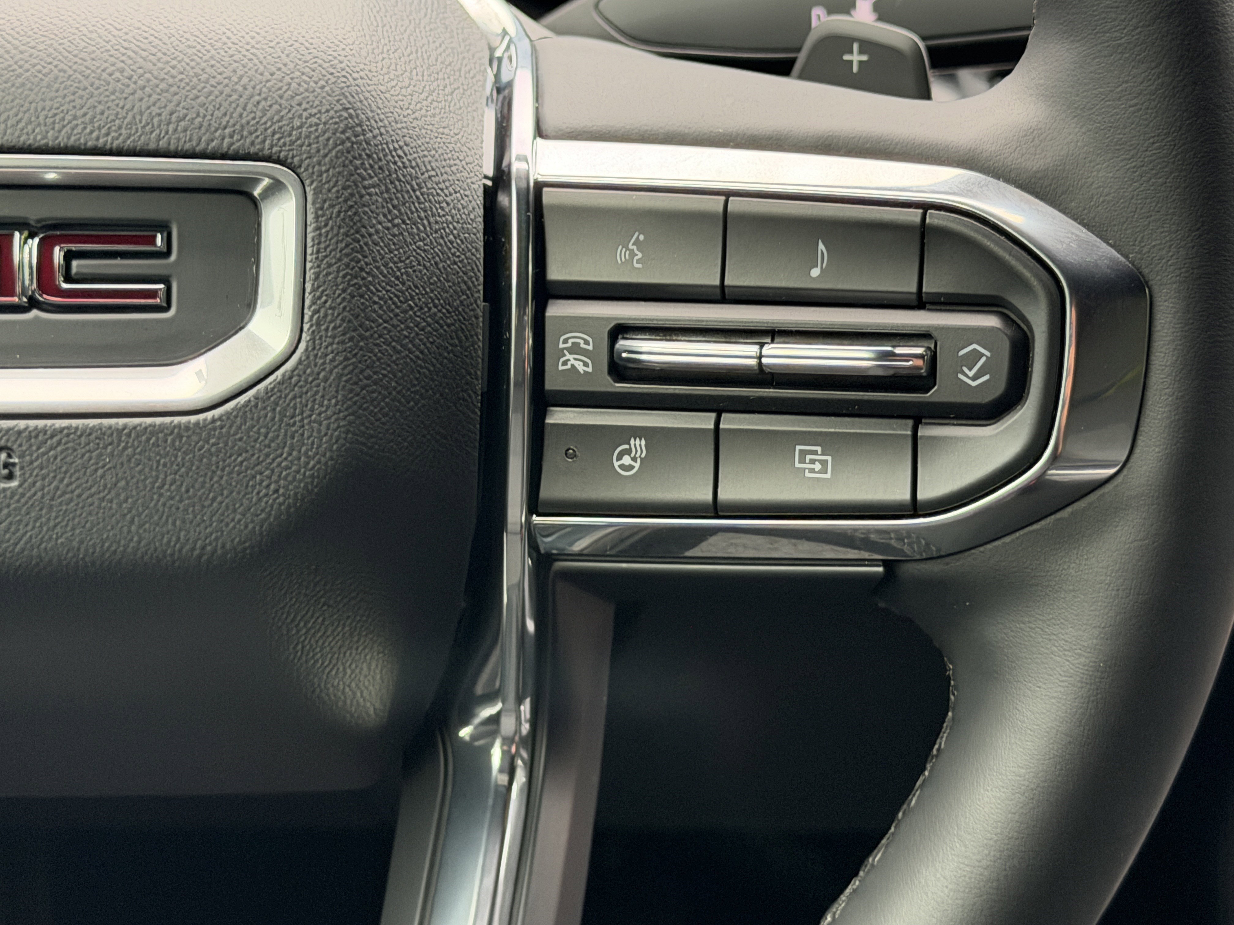 Used 2026 GMC Terrain Elevation w/ Technology Package II FWD image 34