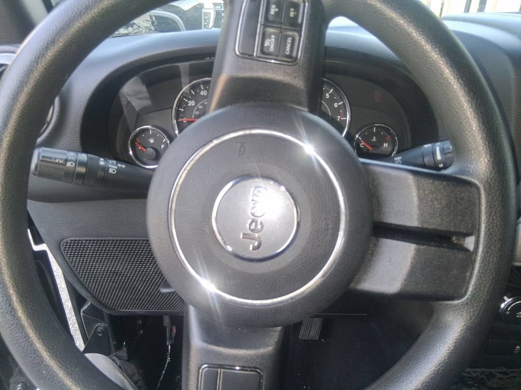 Used 2013 Jeep Wrangler Sport AWD/4WD image 10
