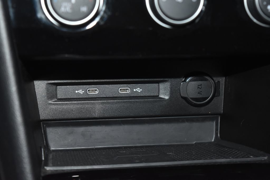 Certified 2023 Volkswagen Taos SE image 13