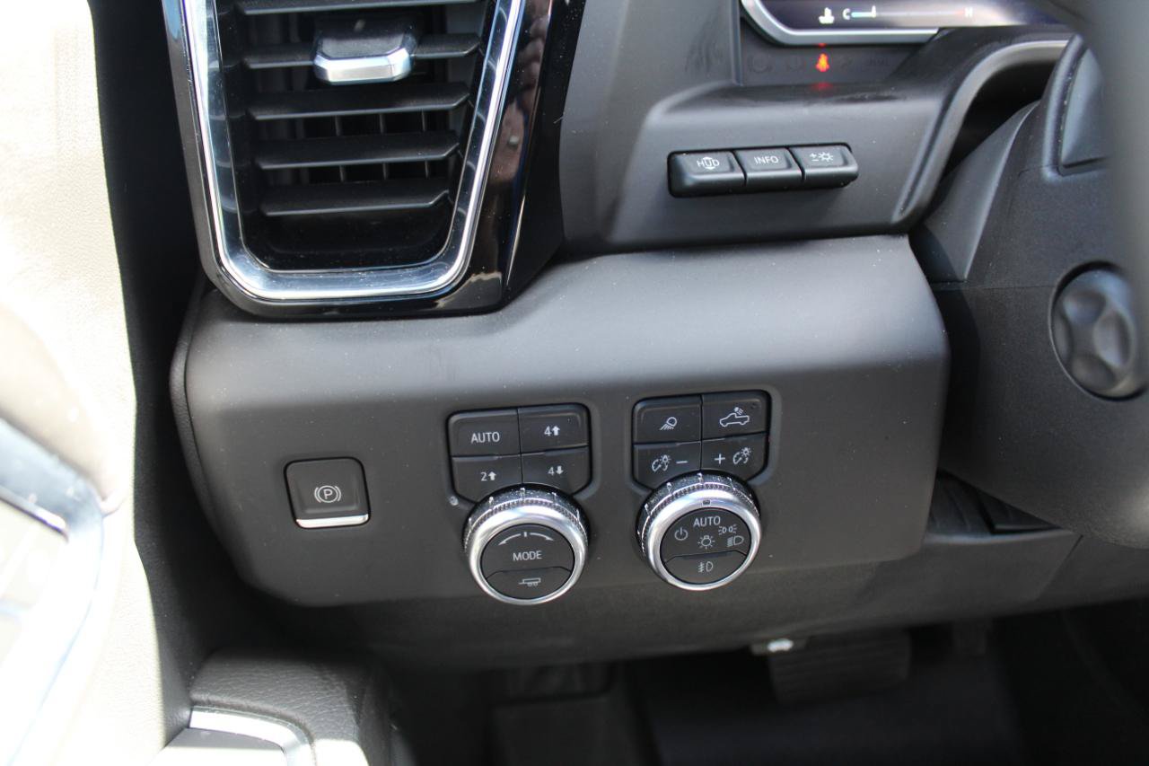 Used 2024 GMC Sierra 1500 Denali w/ Denali Reserve Package AWD/4WD image 17