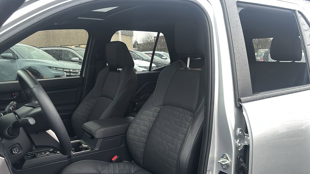 Used 2025 Toyota 4Runner TRD Off-Road Premium w/ Tow Technology Package image 10