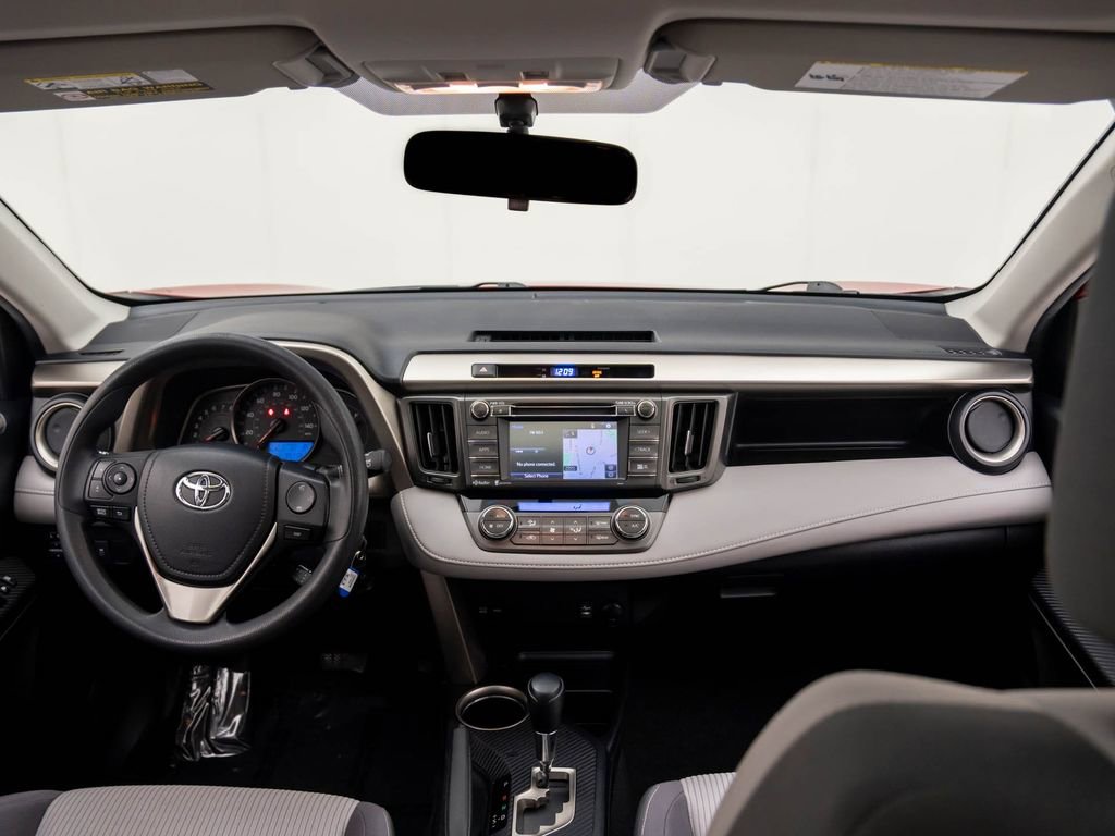Used 2015 Toyota RAV4 XLE image 9