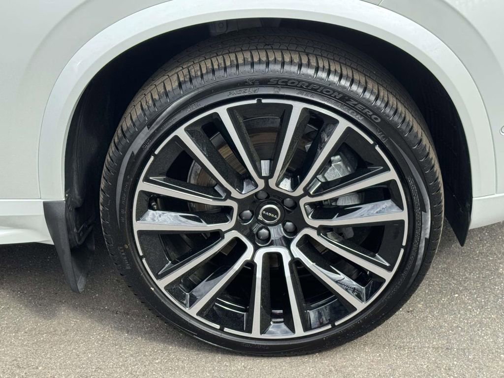 Certified 2026 Volvo XC90 B6 Plus w/ Protection Package image 6