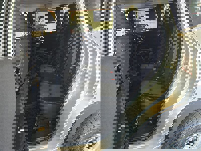 Used 2024 Mitsubishi Outlander ES image 11