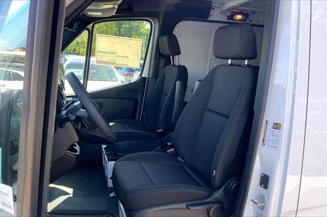 New 2026 Mercedes-Benz Sprinter 2500 image 9
