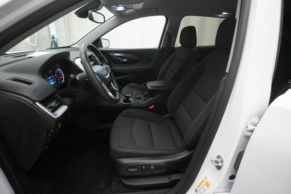 Used 2023 GMC Terrain SLE w/ Driver Convenience Package image 7